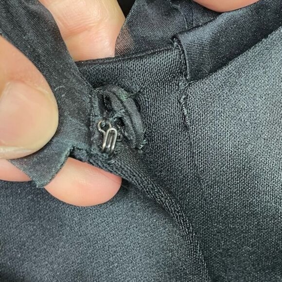 Valentino Hiver 2008 Black Evening Blazer Jacket Ruffled Neckline Satin Tie Sz 4 - Picture 10 of 10